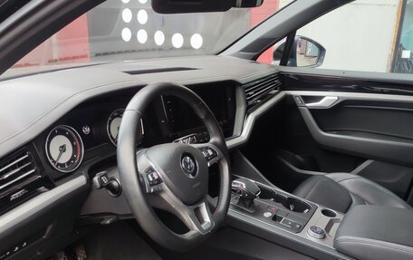 Volkswagen Touareg III, 2018 год, 5 100 000 рублей, 4 фотография