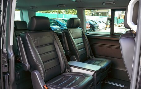 Volkswagen Multivan T6 рестайлинг, 2021 год, 5 250 000 рублей, 7 фотография