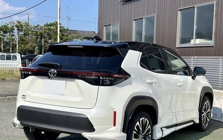 Toyota Yaris Cross, 2021 год, 1 390 000 рублей, 2 фотография