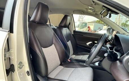 Toyota Yaris Cross, 2021 год, 1 390 000 рублей, 7 фотография