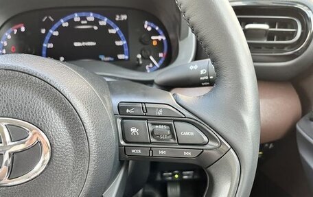 Toyota Yaris Cross, 2021 год, 1 390 000 рублей, 11 фотография