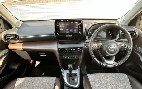 Toyota Yaris Cross, 2021 год, 1 390 000 рублей, 8 фотография