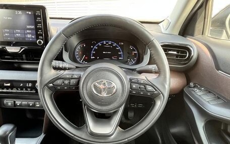 Toyota Yaris Cross, 2021 год, 1 390 000 рублей, 9 фотография