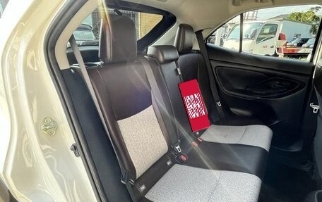 Toyota Yaris Cross, 2021 год, 1 390 000 рублей, 23 фотография