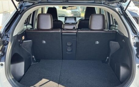 Toyota Yaris Cross, 2021 год, 1 390 000 рублей, 25 фотография