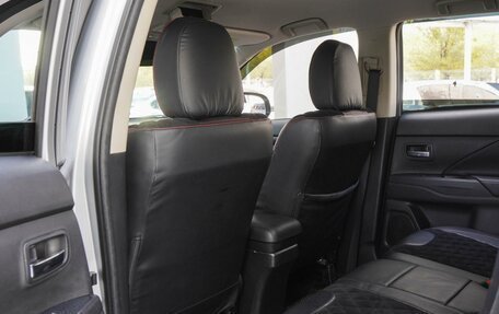 Mitsubishi Outlander III рестайлинг 3, 2018 год, 3 050 000 рублей, 11 фотография