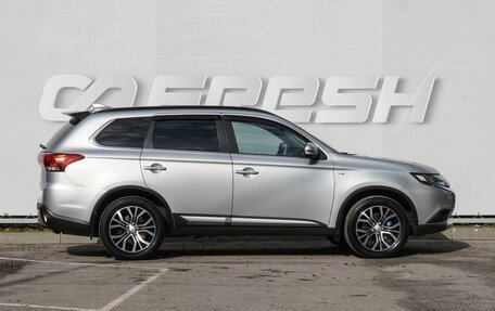 Mitsubishi Outlander III рестайлинг 3, 2018 год, 3 050 000 рублей, 5 фотография