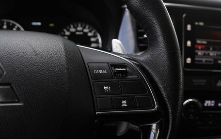 Mitsubishi Outlander III рестайлинг 3, 2018 год, 3 050 000 рублей, 18 фотография