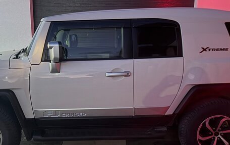 Toyota FJ Cruiser, 2021 год, 7 250 000 рублей, 3 фотография