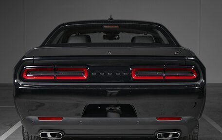 Dodge Challenger III рестайлинг 2, 2023 год, 11 000 000 рублей, 5 фотография