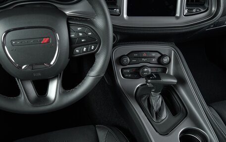 Dodge Challenger III рестайлинг 2, 2023 год, 11 000 000 рублей, 15 фотография