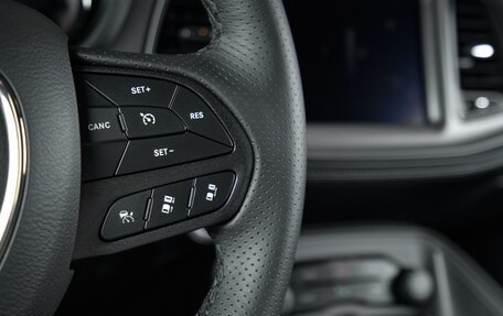 Dodge Challenger III рестайлинг 2, 2023 год, 11 000 000 рублей, 16 фотография