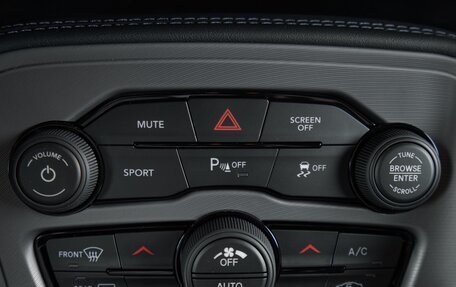 Dodge Challenger III рестайлинг 2, 2023 год, 11 000 000 рублей, 18 фотография