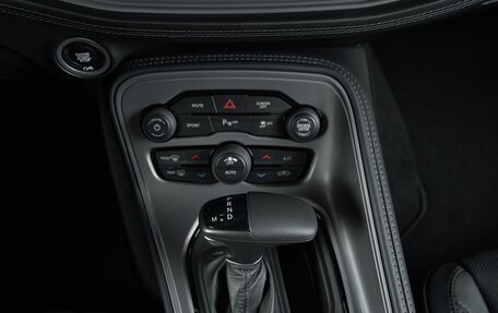 Dodge Challenger III рестайлинг 2, 2023 год, 11 000 000 рублей, 17 фотография