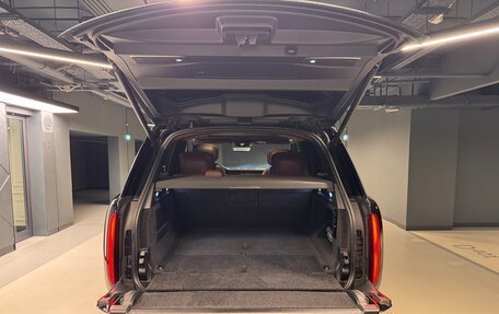 Land Rover Range Rover IV рестайлинг, 2022 год, 21 000 000 рублей, 38 фотография