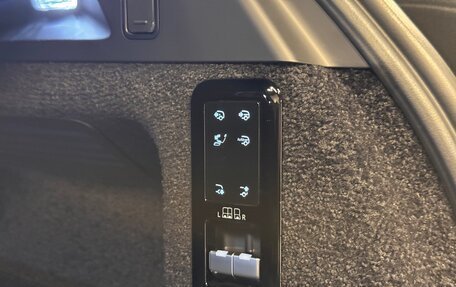 Land Rover Range Rover IV рестайлинг, 2022 год, 21 000 000 рублей, 40 фотография