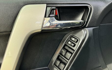 Toyota Land Cruiser Prado 150 рестайлинг 2, 2012 год, 3 000 000 рублей, 8 фотография