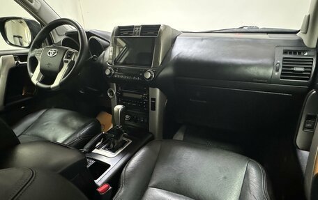 Toyota Land Cruiser Prado 150 рестайлинг 2, 2012 год, 3 000 000 рублей, 12 фотография