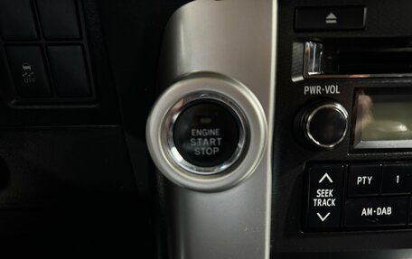 Toyota Land Cruiser Prado 150 рестайлинг 2, 2012 год, 3 000 000 рублей, 21 фотография