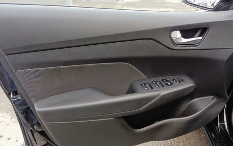 Hyundai Solaris II рестайлинг, 2018 год, 1 396 000 рублей, 10 фотография