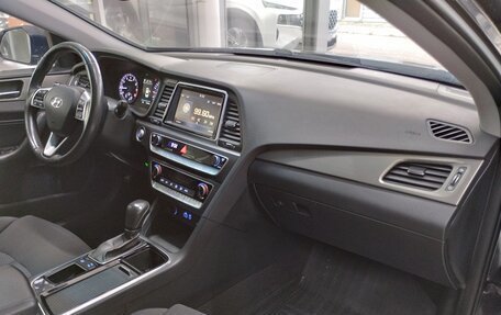 Hyundai Sonata VIII, 2019 год, 1 890 000 рублей, 21 фотография