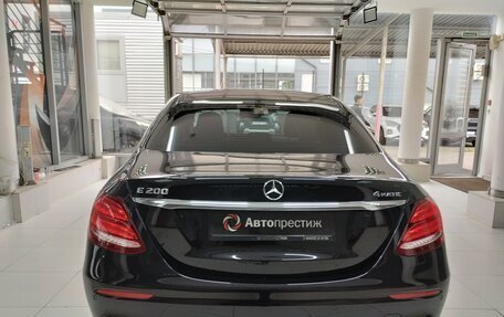 Mercedes-Benz E-Класс, 2017 год, 3 230 000 рублей, 5 фотография