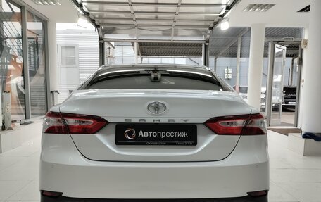 Toyota Camry, 2019 год, 2 630 000 рублей, 6 фотография