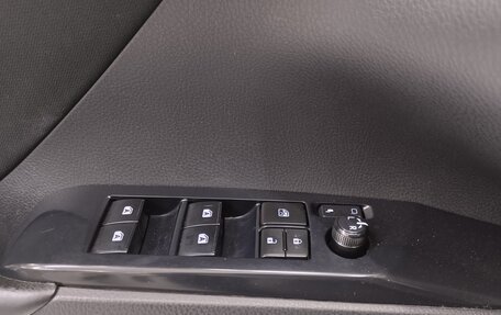 Toyota Camry, 2019 год, 2 630 000 рублей, 16 фотография