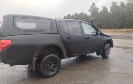 Mitsubishi L200 IV рестайлинг, 2011 год, 870 000 рублей, 4 фотография