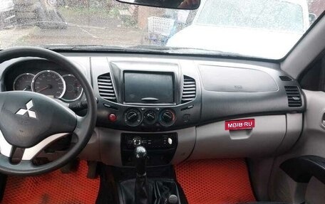 Mitsubishi L200 IV рестайлинг, 2011 год, 870 000 рублей, 16 фотография