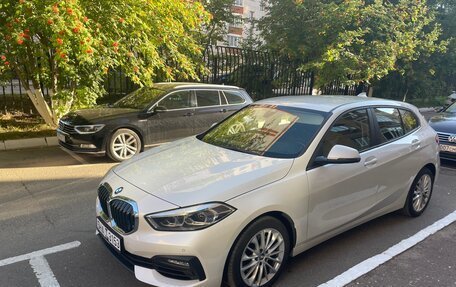 BMW 1 серия, 2020 год, 2 199 000 рублей, 2 фотография