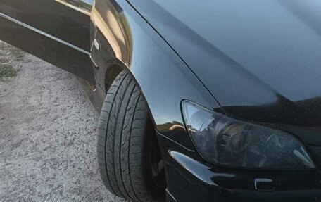 Toyota Altezza, 2001 год, 1 550 000 рублей, 2 фотография