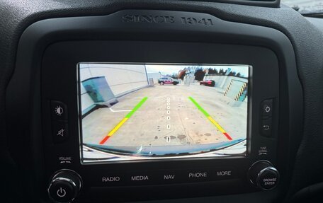 Jeep Renegade I рестайлинг, 2016 год, 2 250 000 рублей, 19 фотография