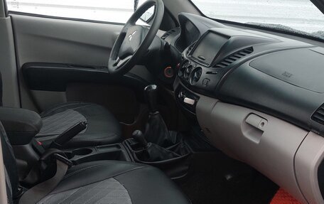 Mitsubishi L200 IV рестайлинг, 2011 год, 870 000 рублей, 18 фотография