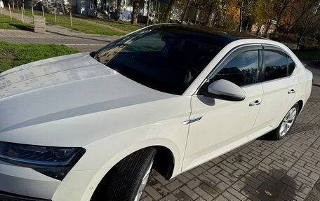 Skoda Superb III рестайлинг, 2020 год, 2 690 000 рублей, 2 фотография