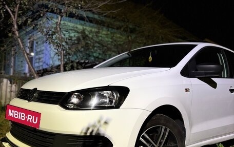 Volkswagen Polo VI (EU Market), 2015 год, 850 000 рублей, 4 фотография