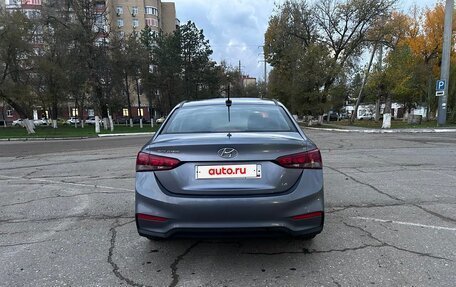 Hyundai Solaris II рестайлинг, 2017 год, 1 100 000 рублей, 3 фотография