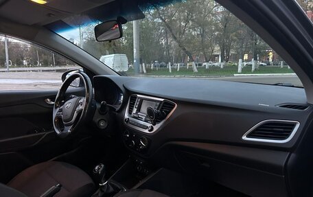 Hyundai Solaris II рестайлинг, 2017 год, 1 100 000 рублей, 8 фотография