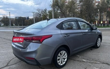 Hyundai Solaris II рестайлинг, 2017 год, 1 100 000 рублей, 7 фотография