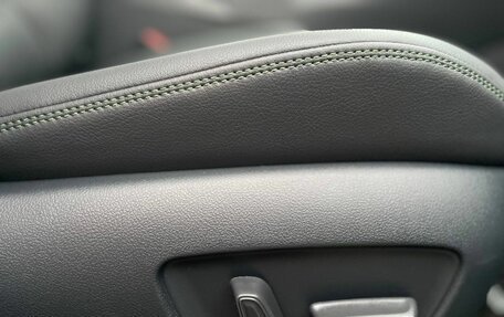 Toyota RAV4, 2025 год, 3 850 000 рублей, 24 фотография