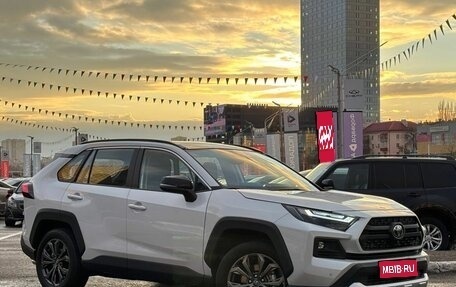 Toyota RAV4, 2025 год, 4 045 000 рублей, 1 фотография
