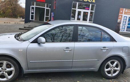 Hyundai Sonata VI, 2005 год, 700 000 рублей, 2 фотография