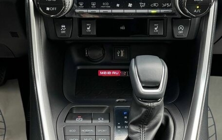 Toyota RAV4, 2025 год, 4 045 000 рублей, 10 фотография