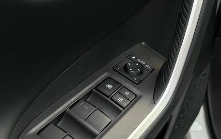 Toyota RAV4, 2025 год, 4 045 000 рублей, 14 фотография