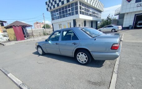 Mercedes-Benz E-Класс, 1993 год, 680 000 рублей, 4 фотография