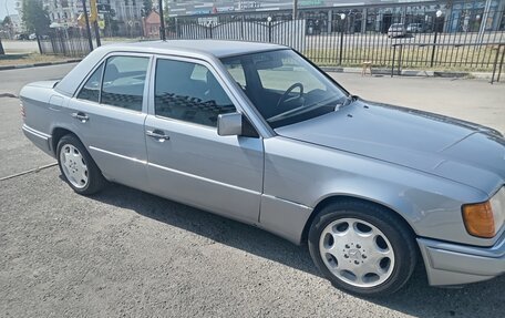 Mercedes-Benz E-Класс, 1993 год, 680 000 рублей, 3 фотография