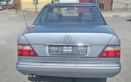 Mercedes-Benz E-Класс, 1993 год, 680 000 рублей, 7 фотография