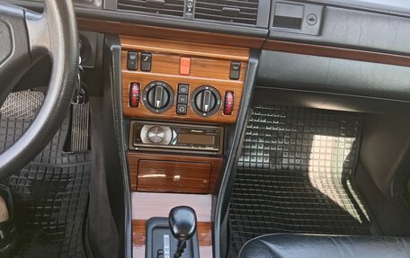 Mercedes-Benz E-Класс, 1993 год, 680 000 рублей, 12 фотография