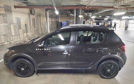 Renault Sandero II рестайлинг, 2017 год, 1 350 000 рублей, 2 фотография