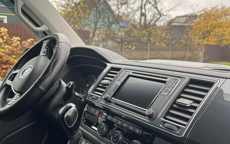 Volkswagen Caravelle T6 рестайлинг, 2019 год, 3 200 000 рублей, 2 фотография